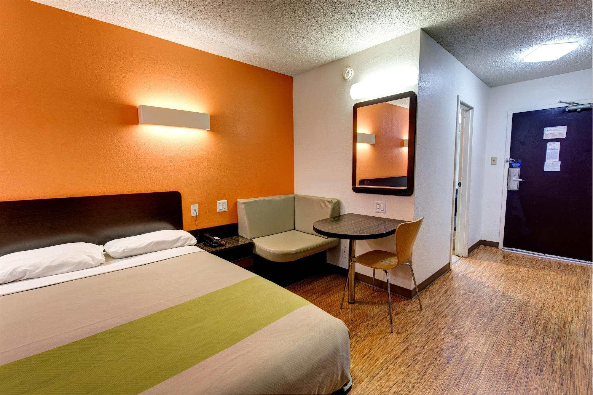 King Room - Disability Access - Non-Smoking