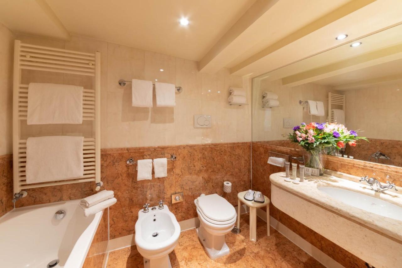Deluxe Double Room with Canal View