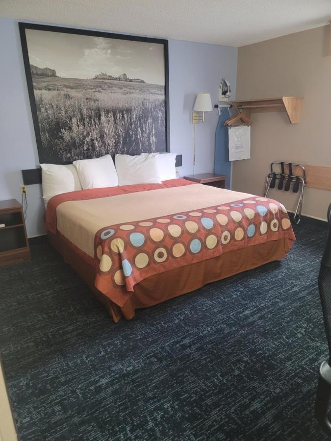 King Room - Non-Smoking