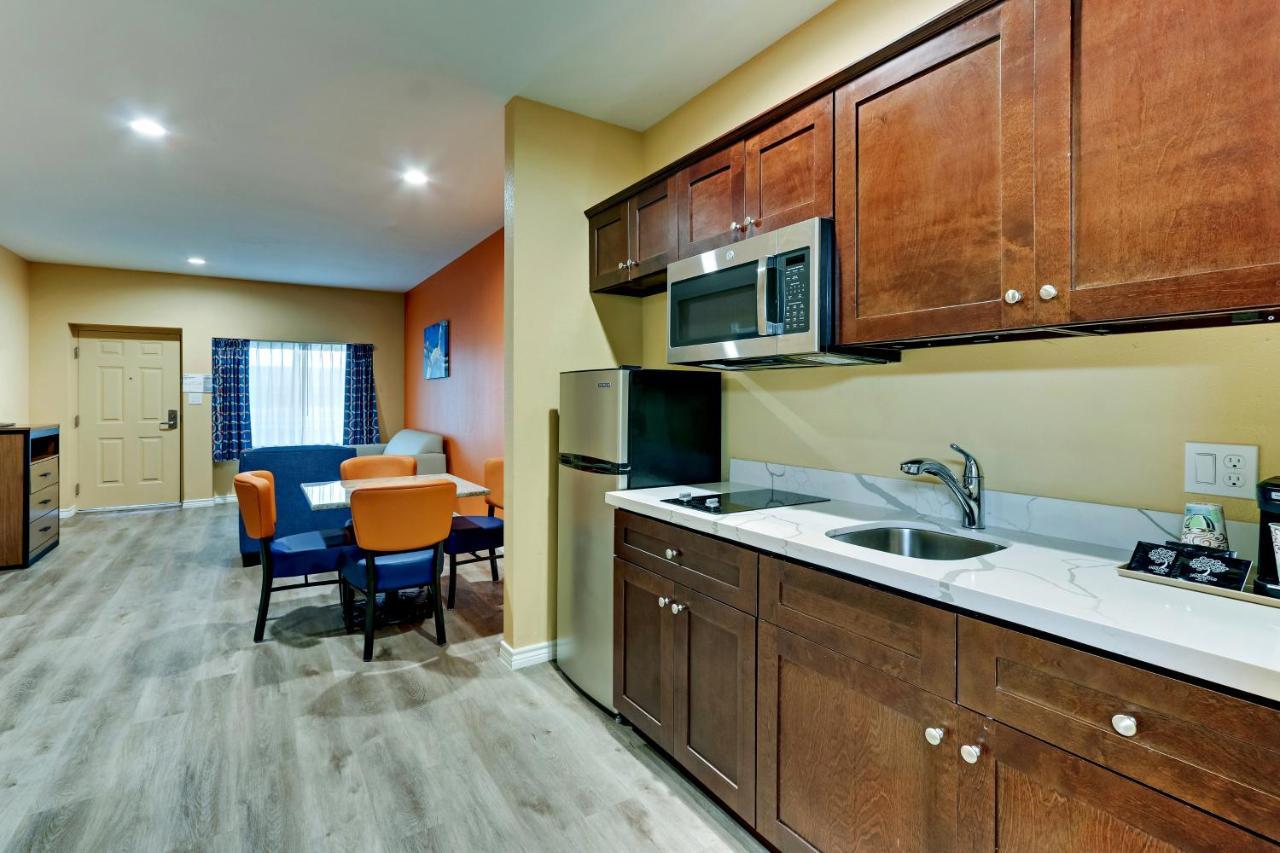 Standard Suite
