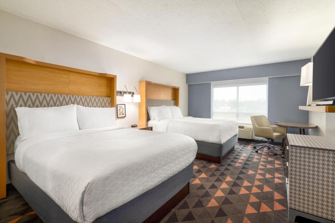 Standard Queen Room with Two Queen Beds