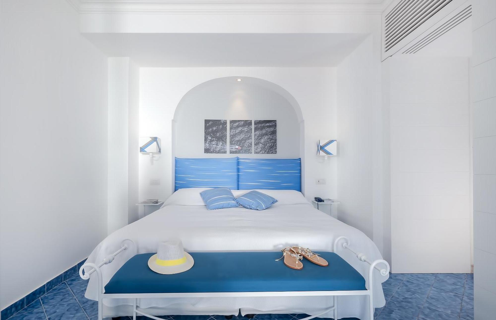 Attic Room with Private Solarium Terrace