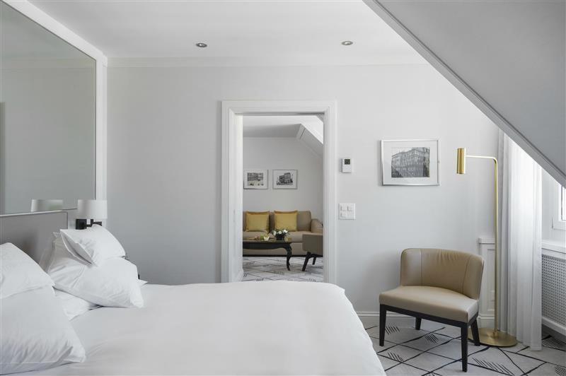 Lifestyle Suite River and Plaza View