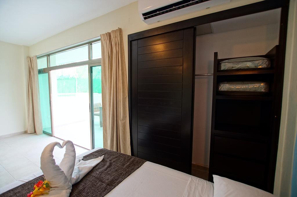 Deluxe King Room with Balcony