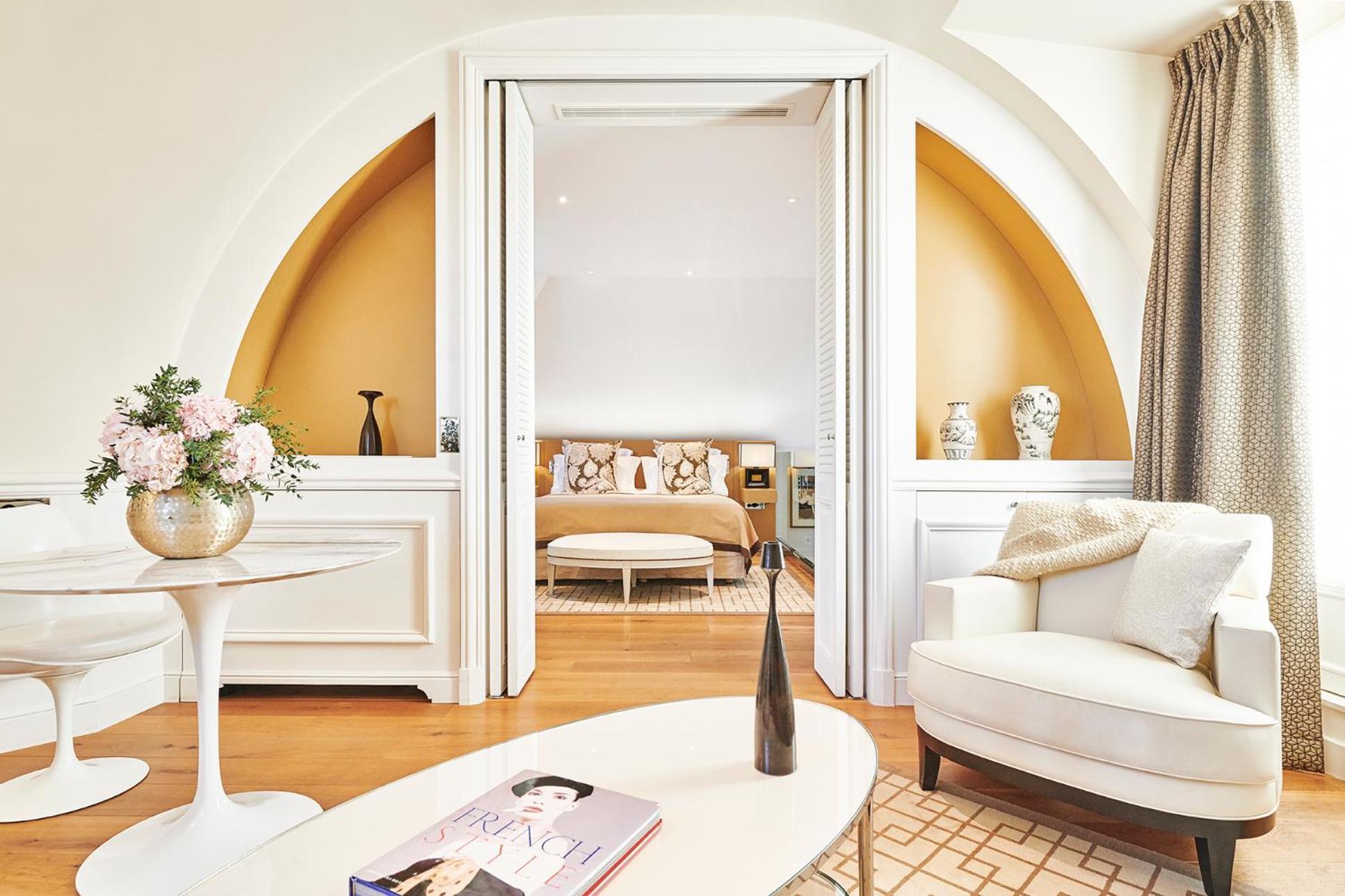 Suite Tour Eiffel,1235136428:JPEG