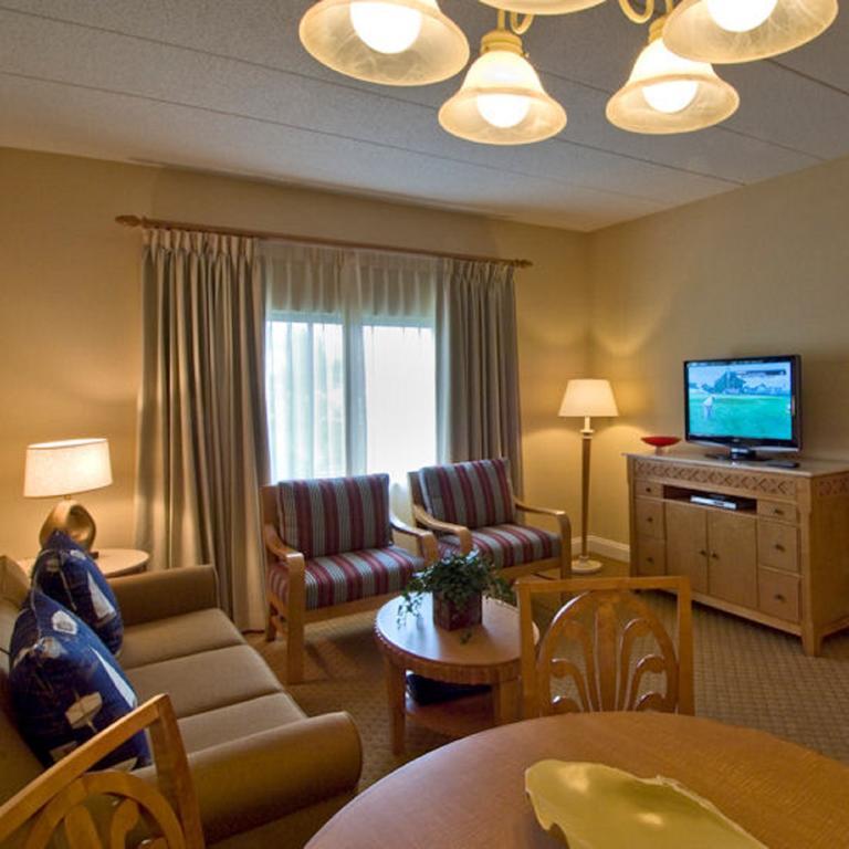 One-Bedroom Suite (F)