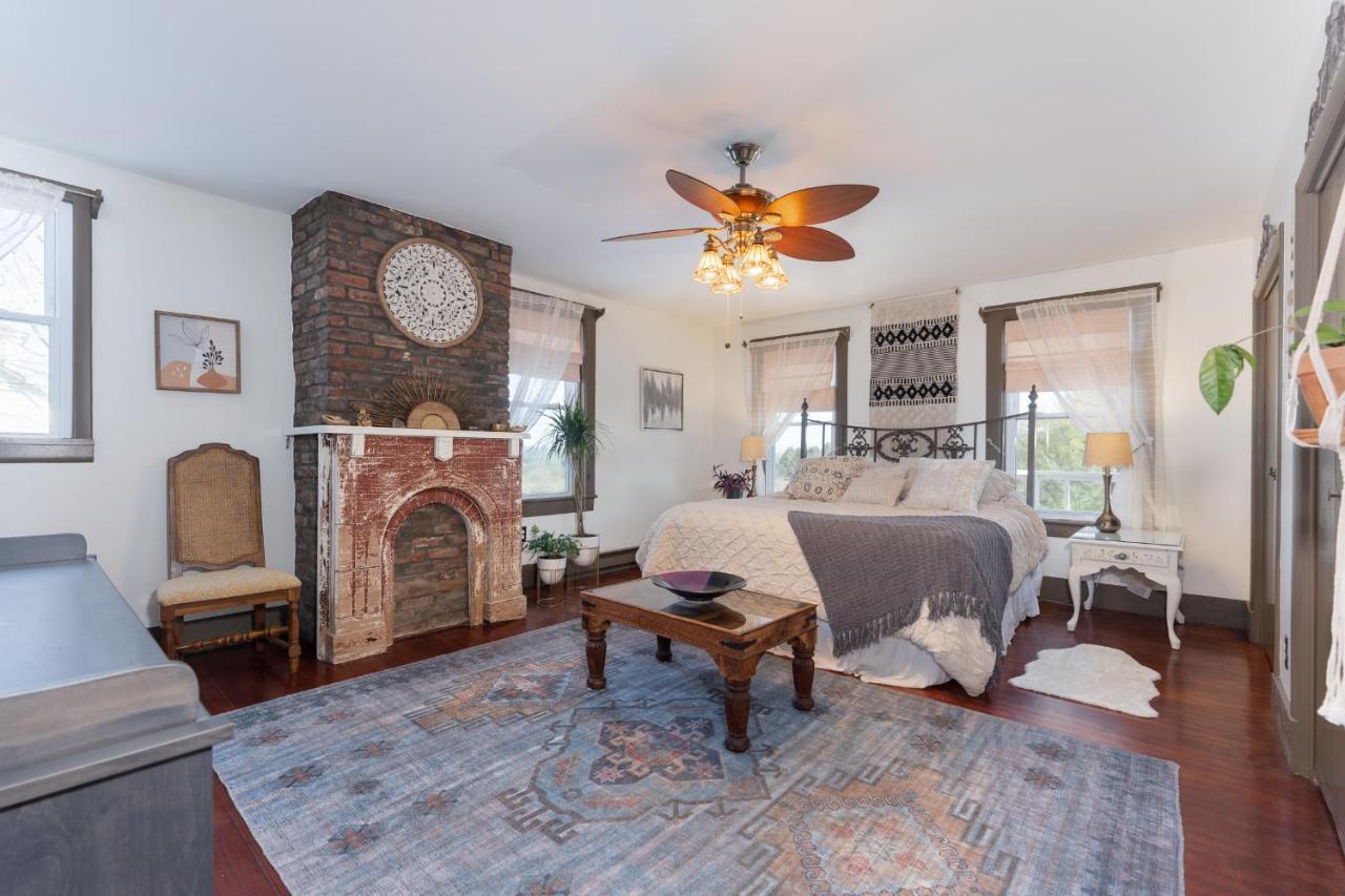 The BoHo Room