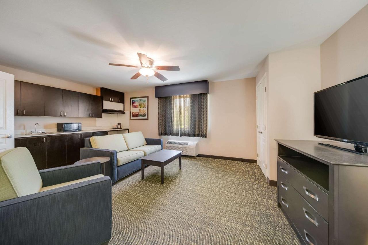 King Suite with Sofa Bed - Non Smoking