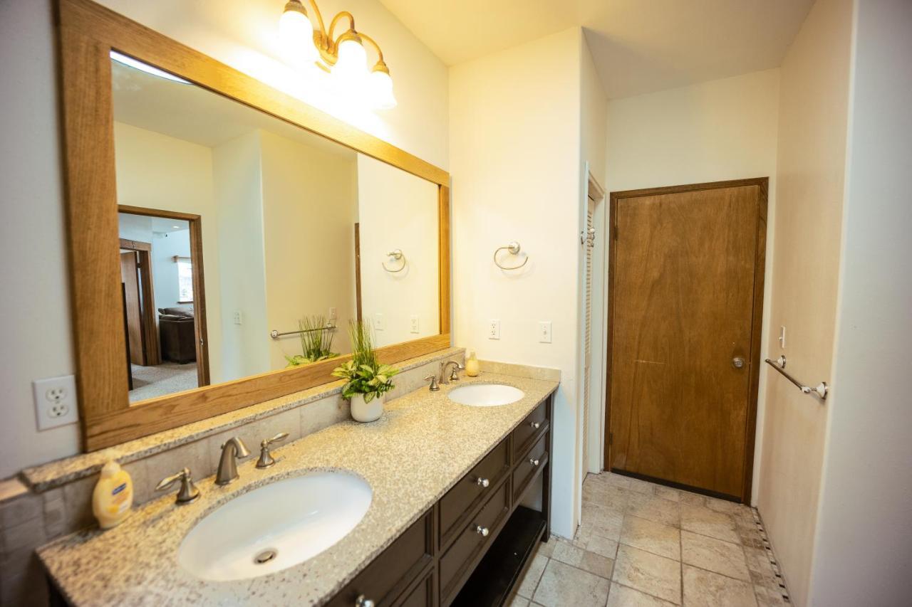 Queen Room with Shared Bathroom