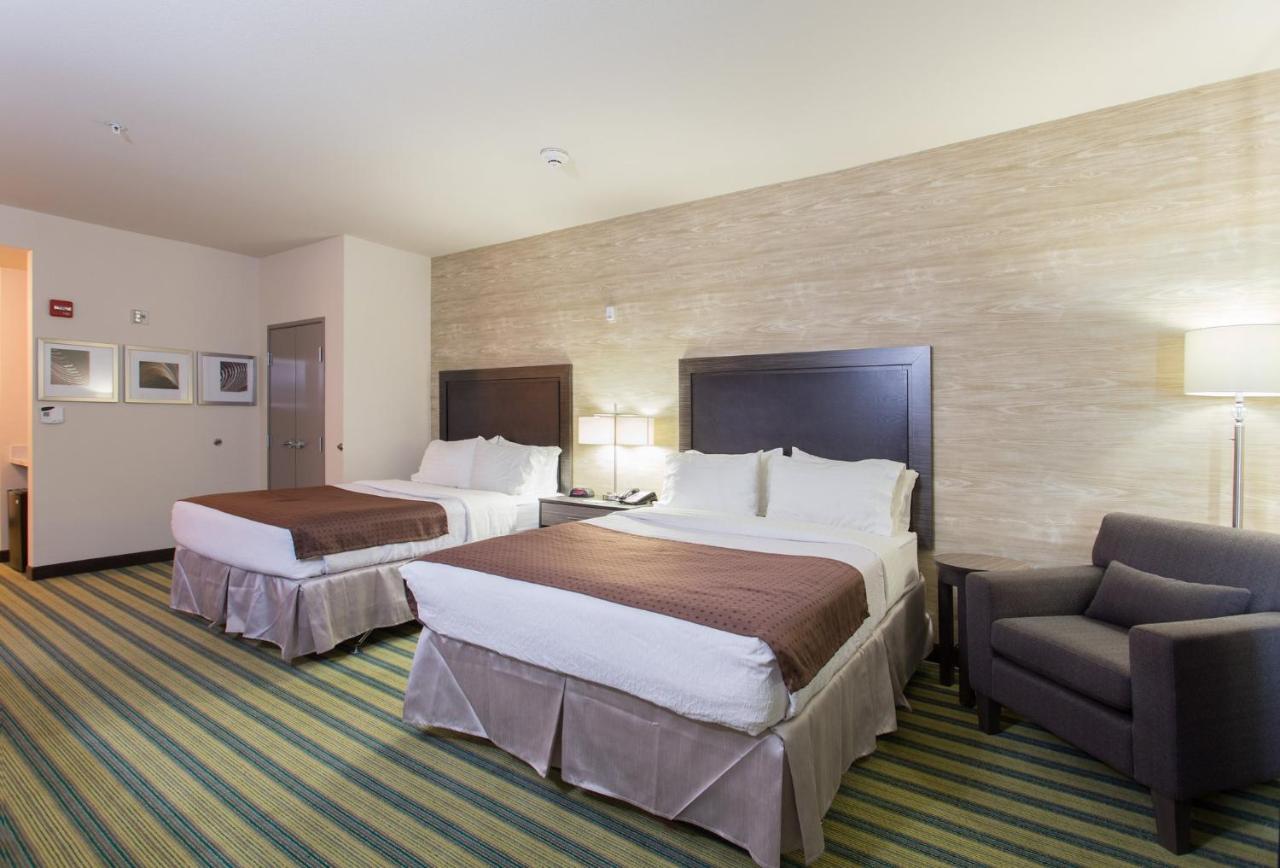Standard Queen Room with Two Queen Beds