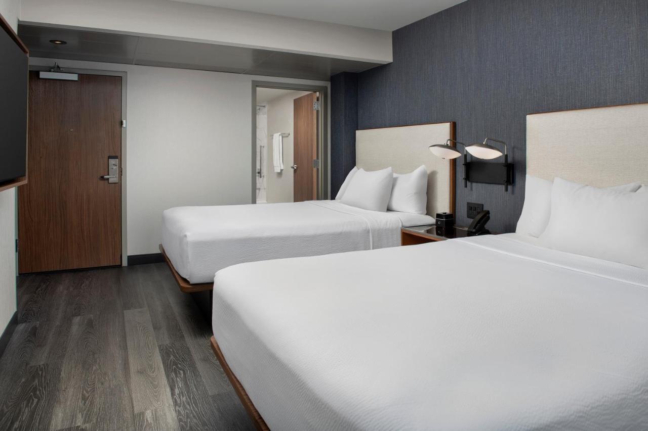 Queen Room with Two Queen Beds - Hearing Accessible