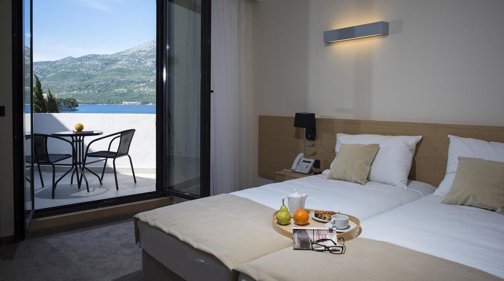 Superior Double Room with Seaside Balcony and Extra Bed