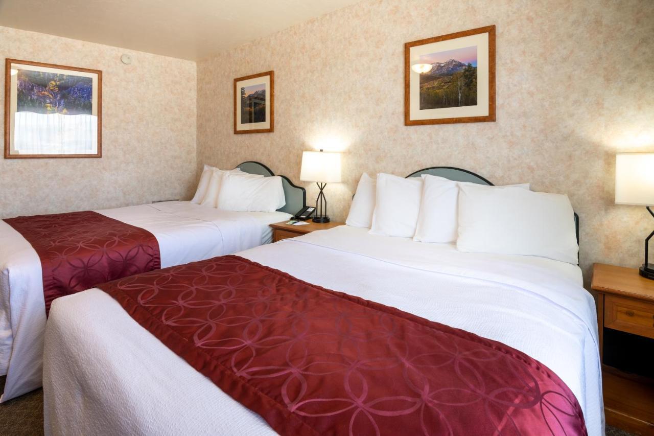 1 Bedroom - 2 Queen Beds