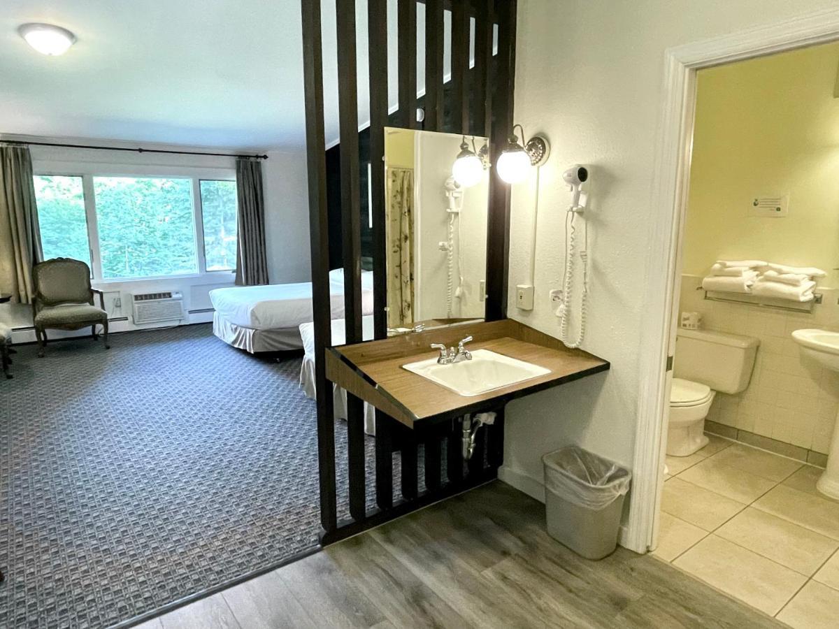 Double Room with Two Double Beds,1296060355:JPEG