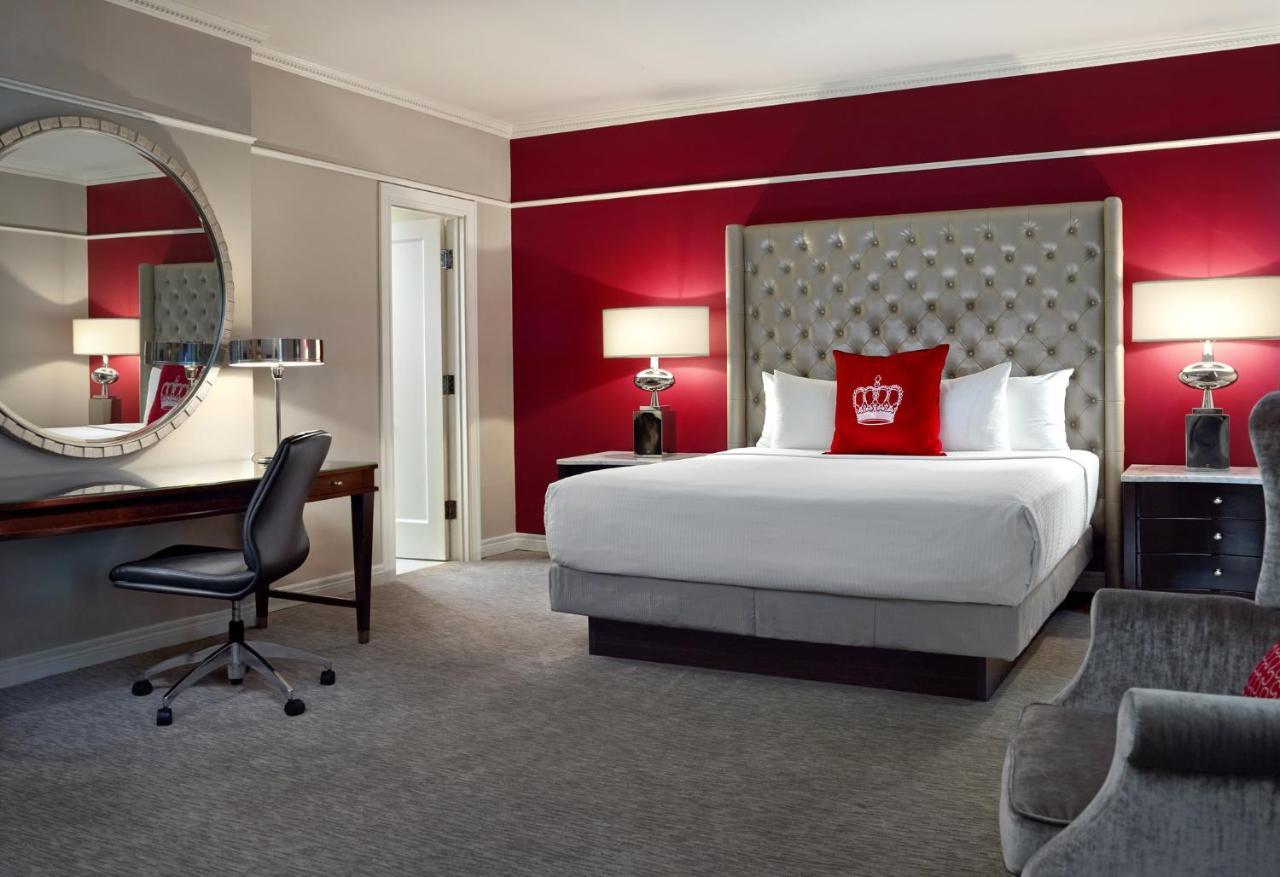 Deluxe Room - 1 King Bed