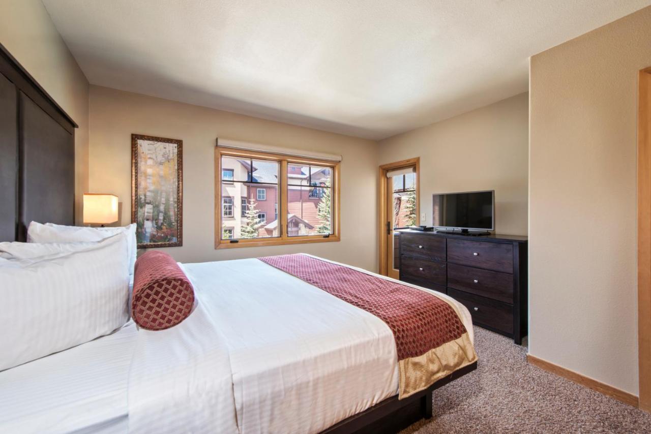 Two-Bedroom Apartment,1262064307:JPEG