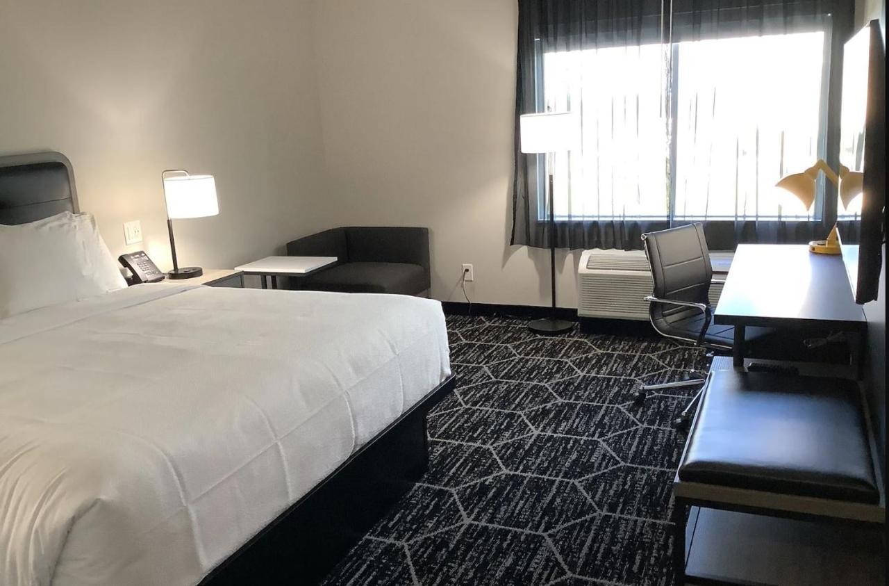 King Room - Mobility Access/Non-Smoking