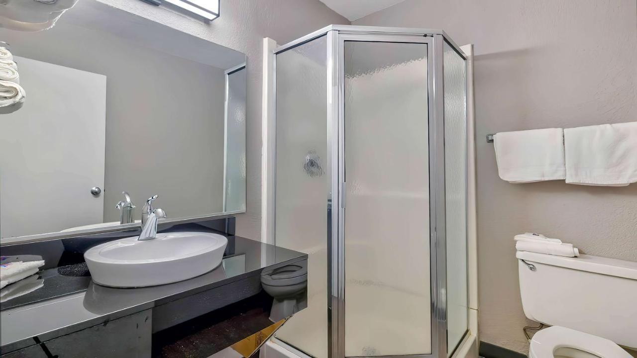 Quadruple Room,1264155112:JPEG