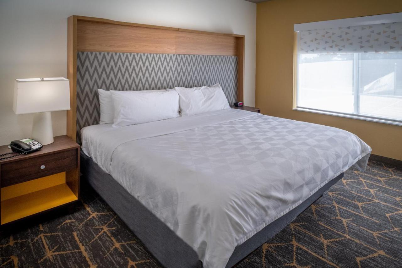 Standard Room,1271130469:JPEG