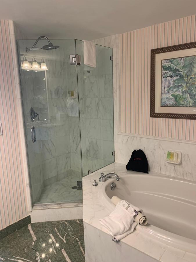 Queen Suite with Sea View