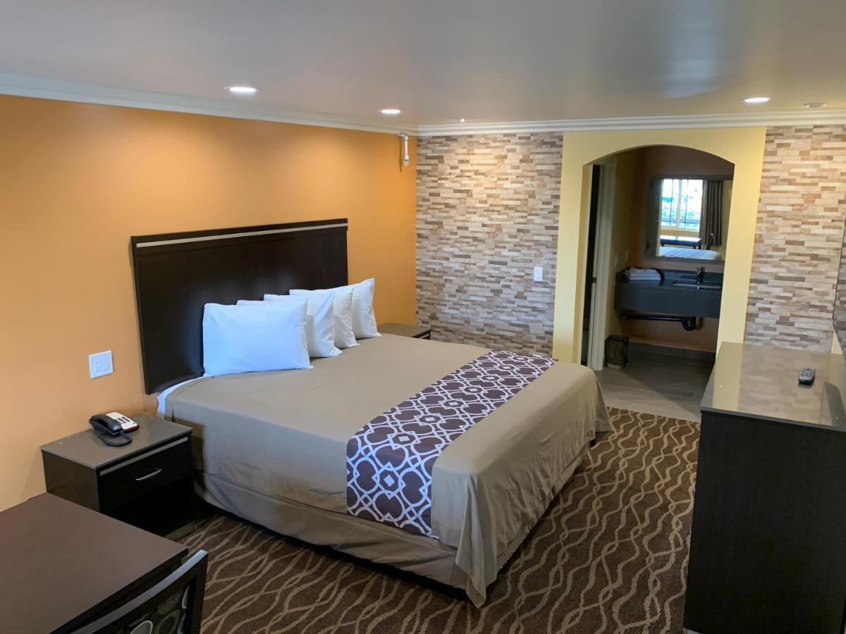 King Room with Spa Bath