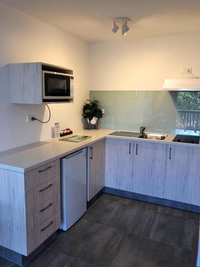 Studio,1270511266:JPEG