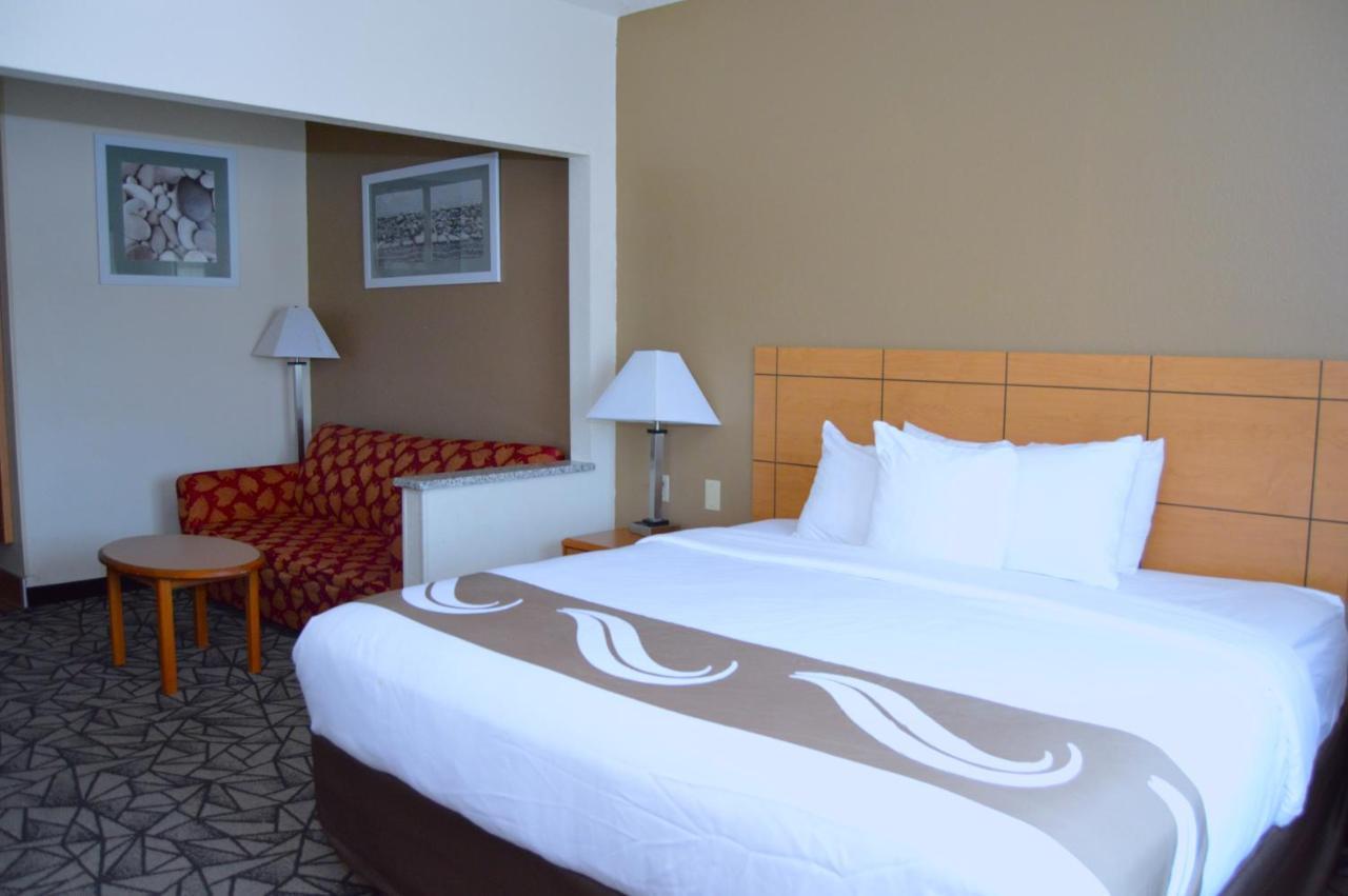 King Suite with Sofa Bed - Non-Smoking