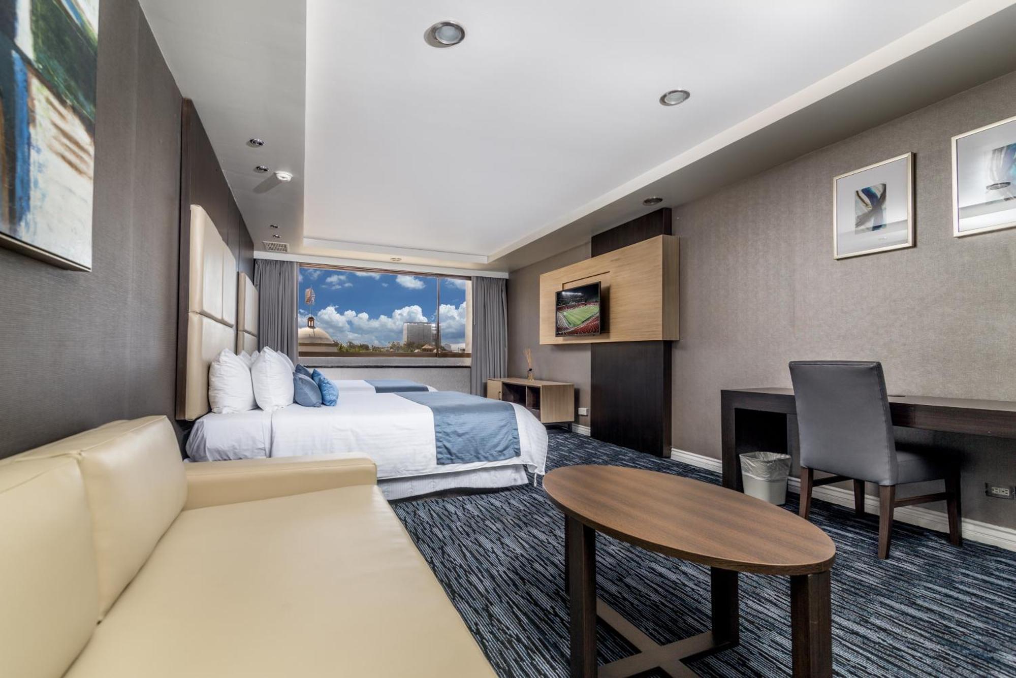 Queen Suite with Two Queen Beds (Newly Renovated)