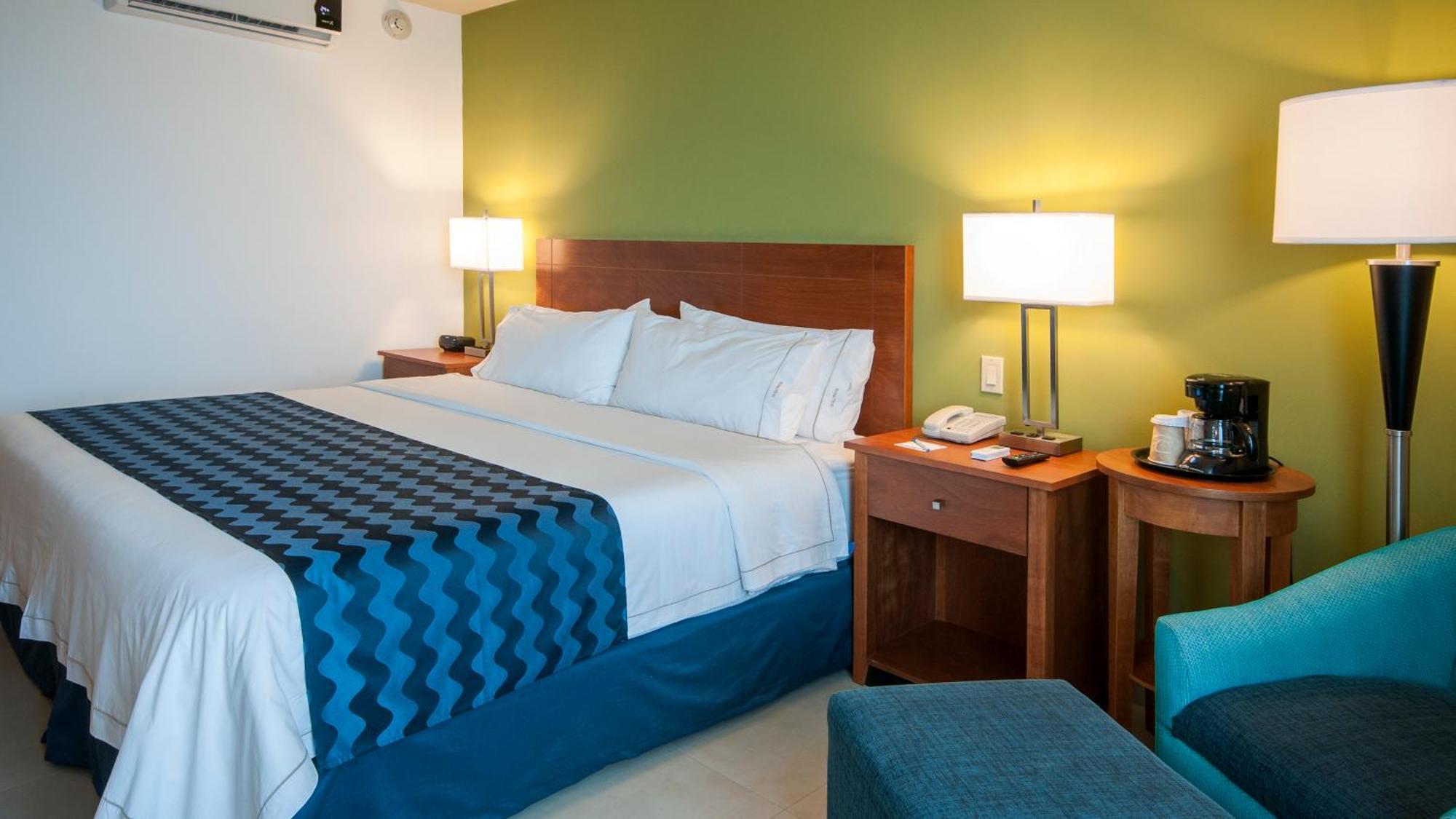 Standard King Room with Sea View