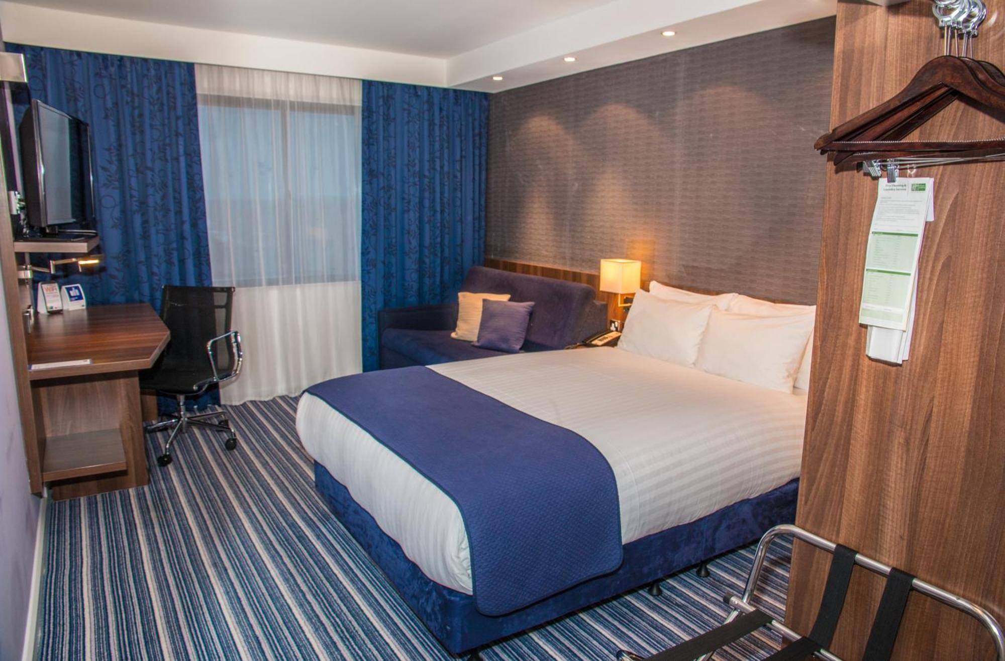 Standard Double Room with Free Hot Breakfast