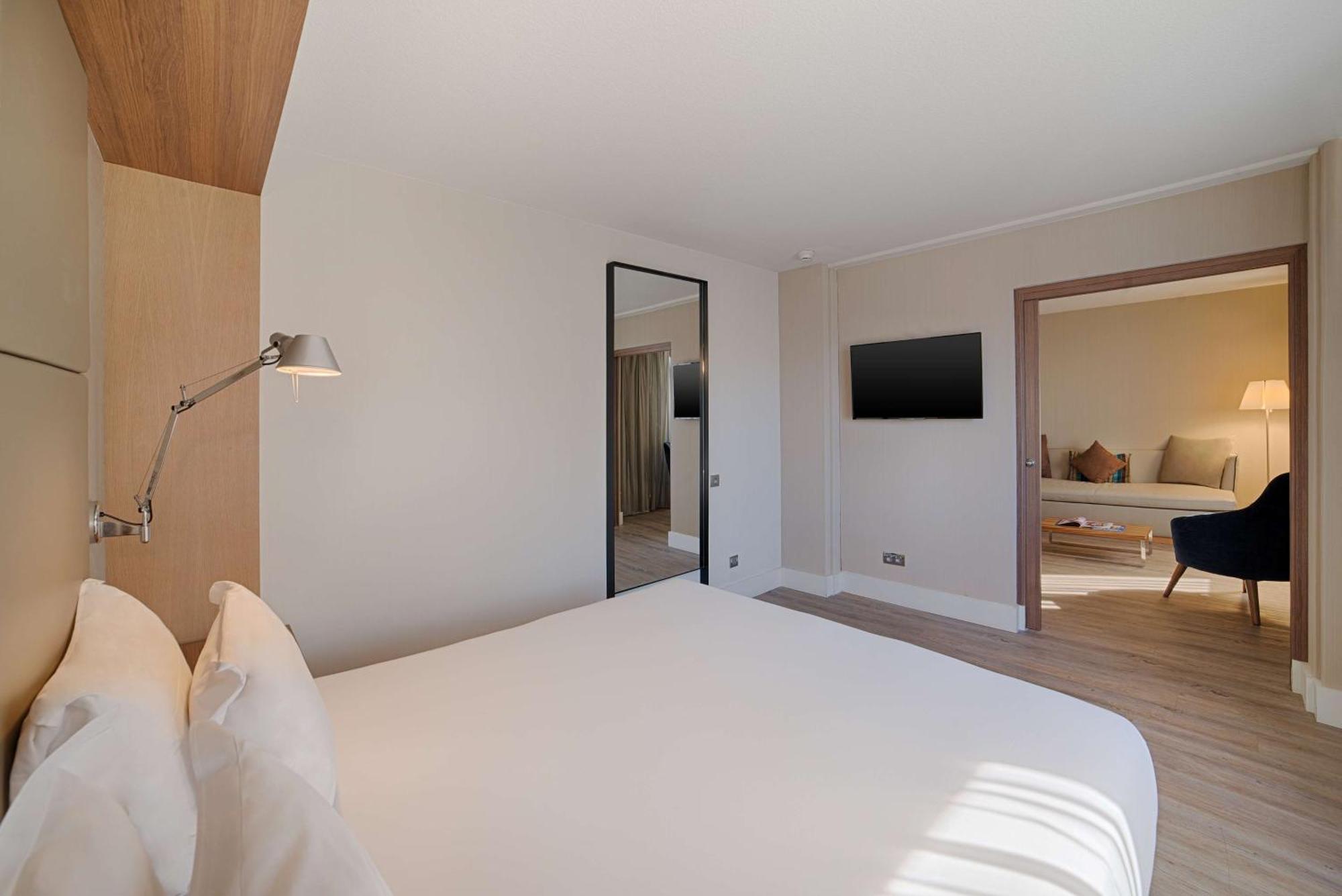 Family Suite Room (3 Adults + 1 Child)