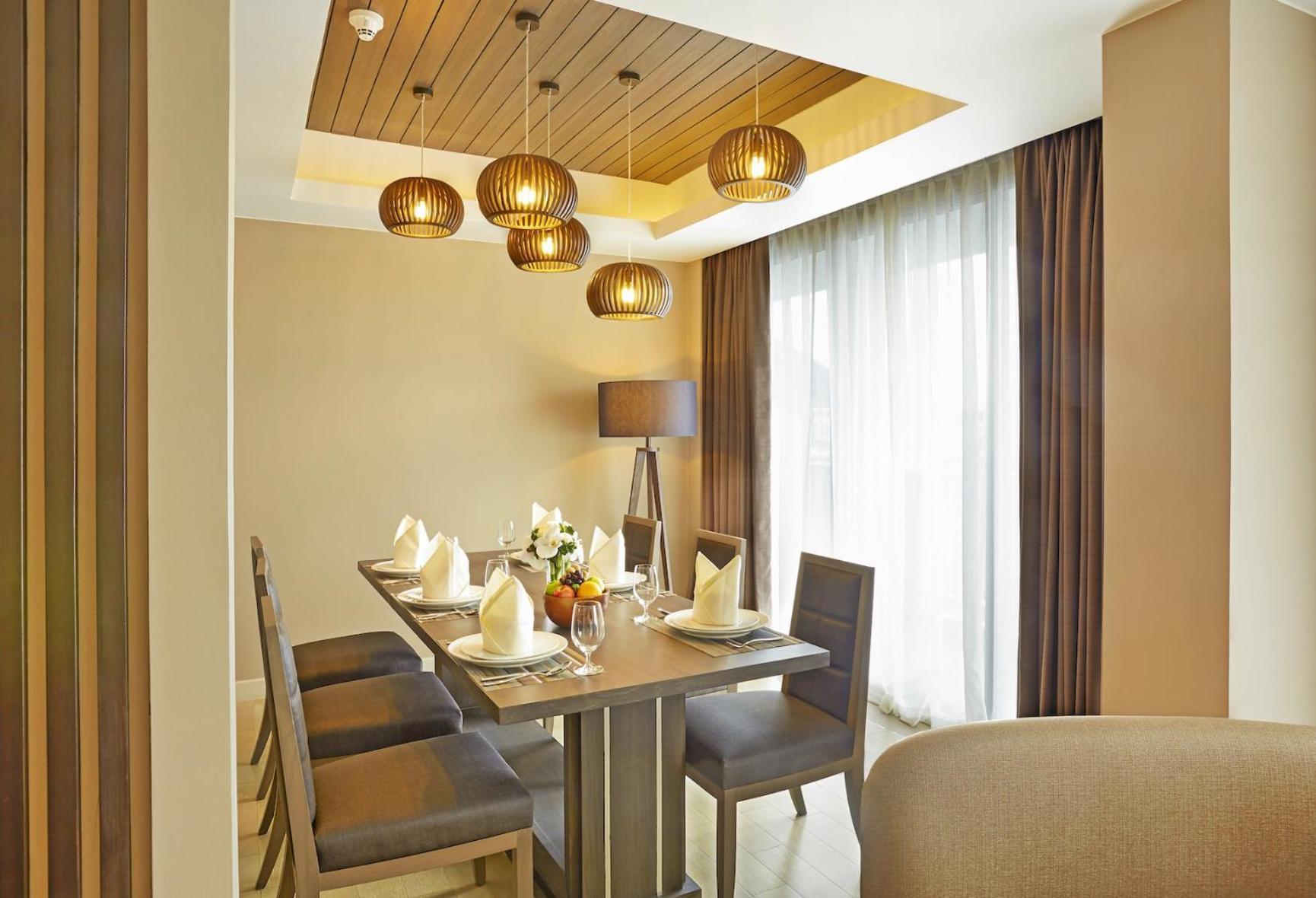 Deluxe King Suite