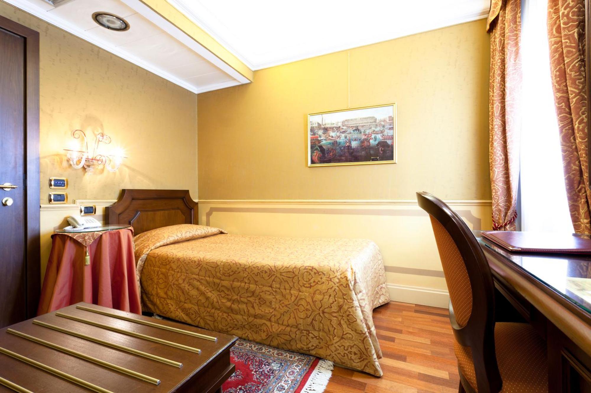 Classic Single Room