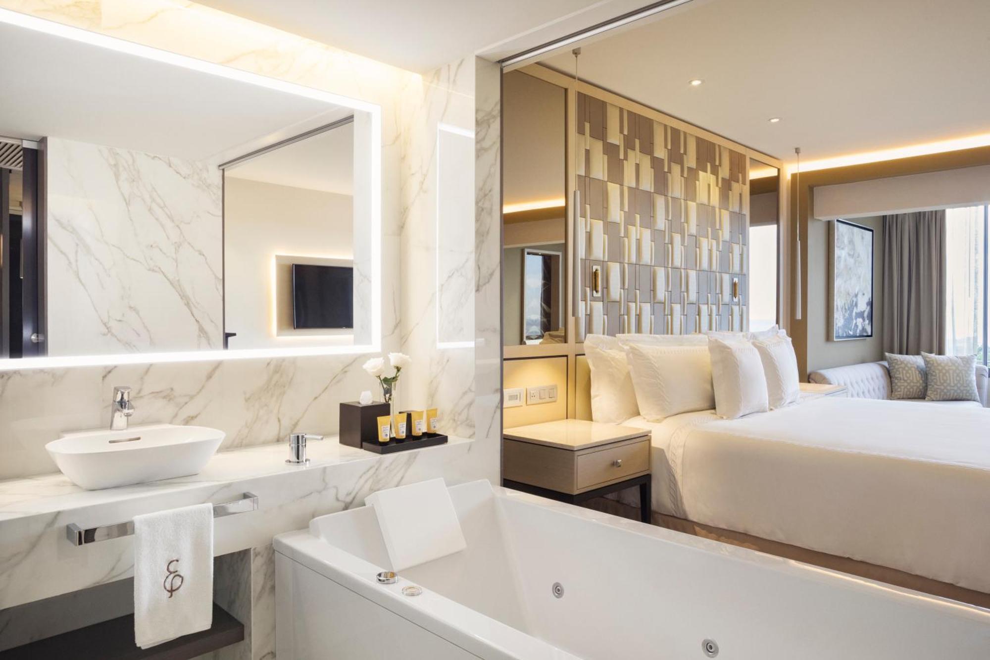Royal Executive Junior Suite
