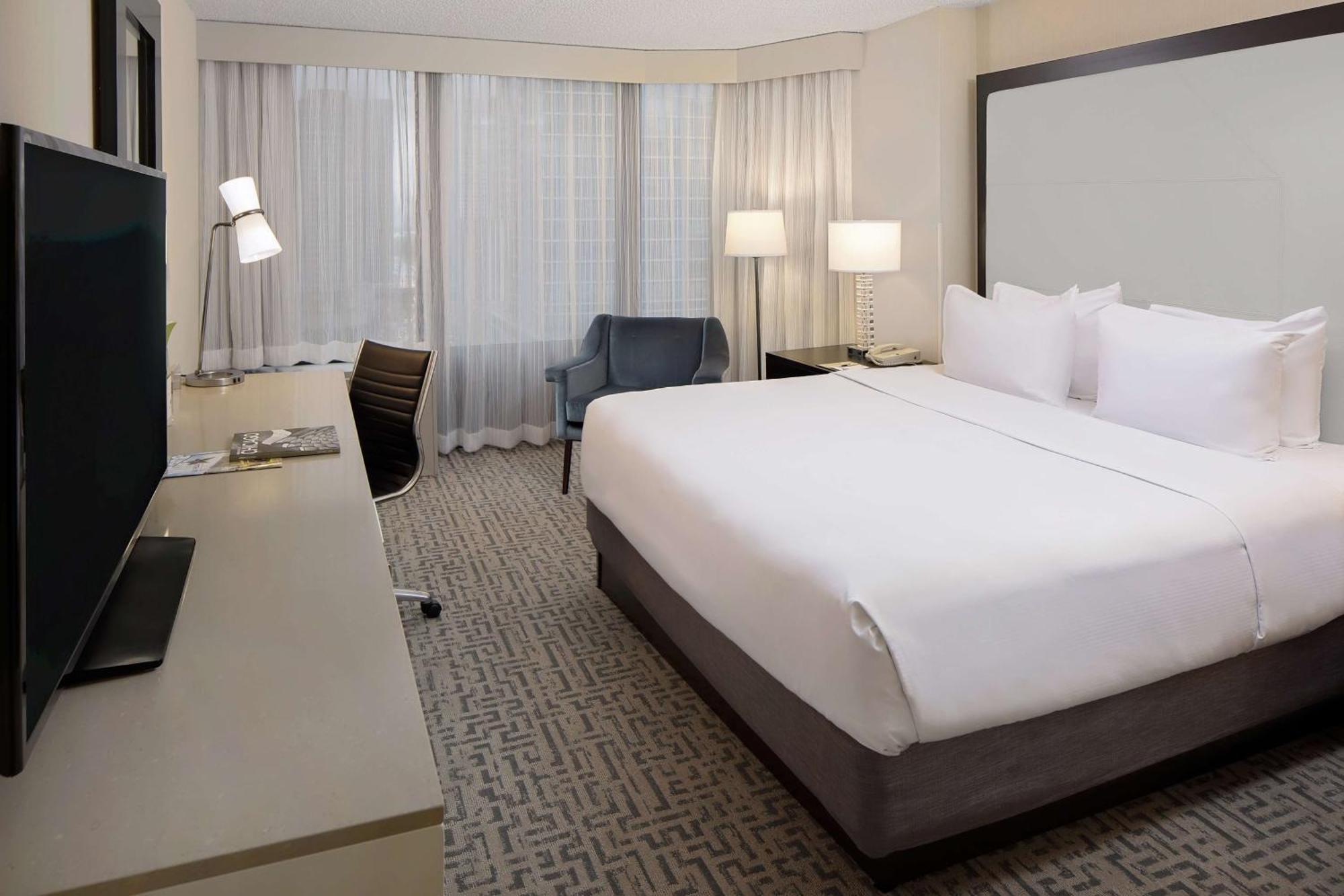 King Room with City View - Non-Smoking