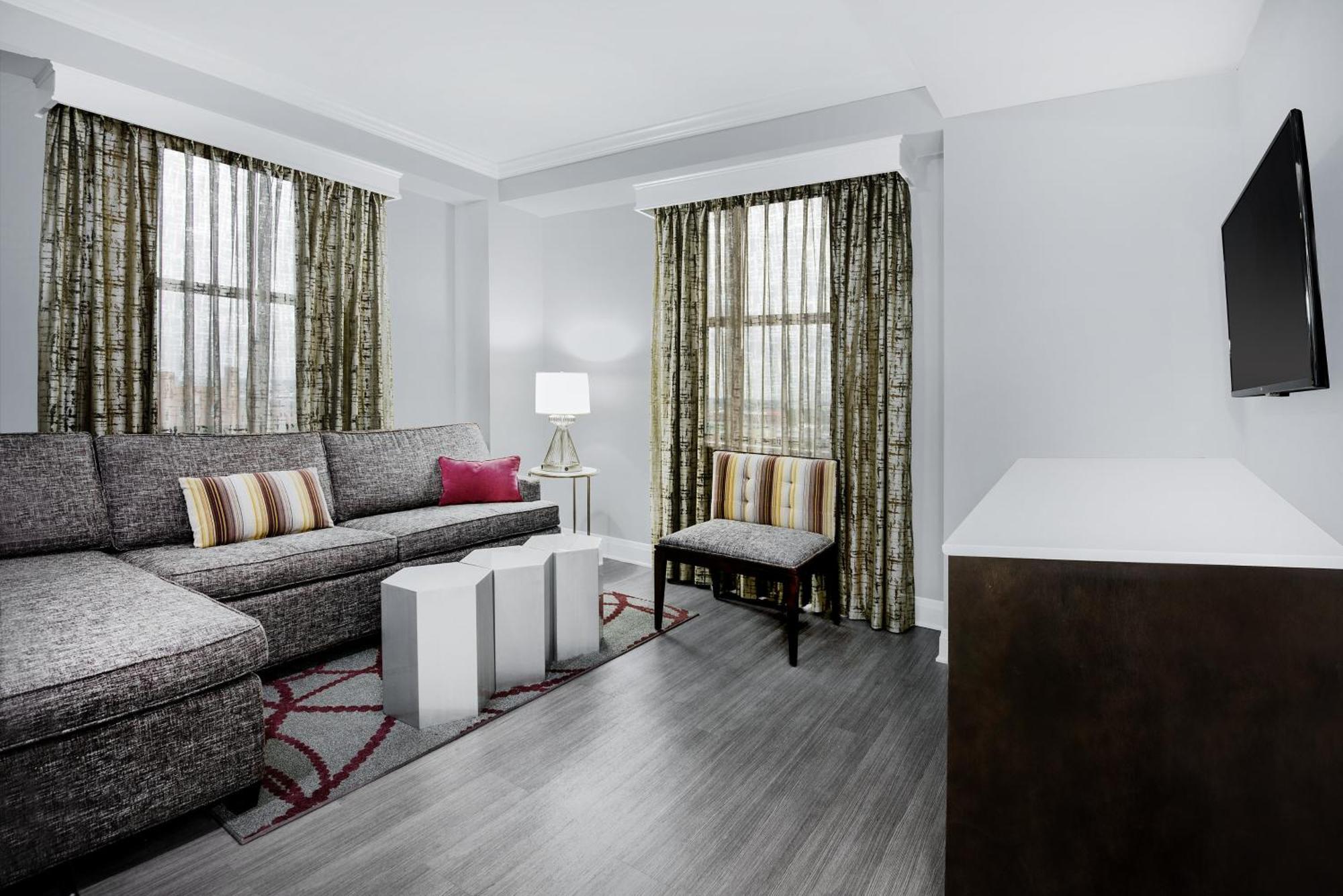 King Suite - Non-Smoking,1438724434:JPEG