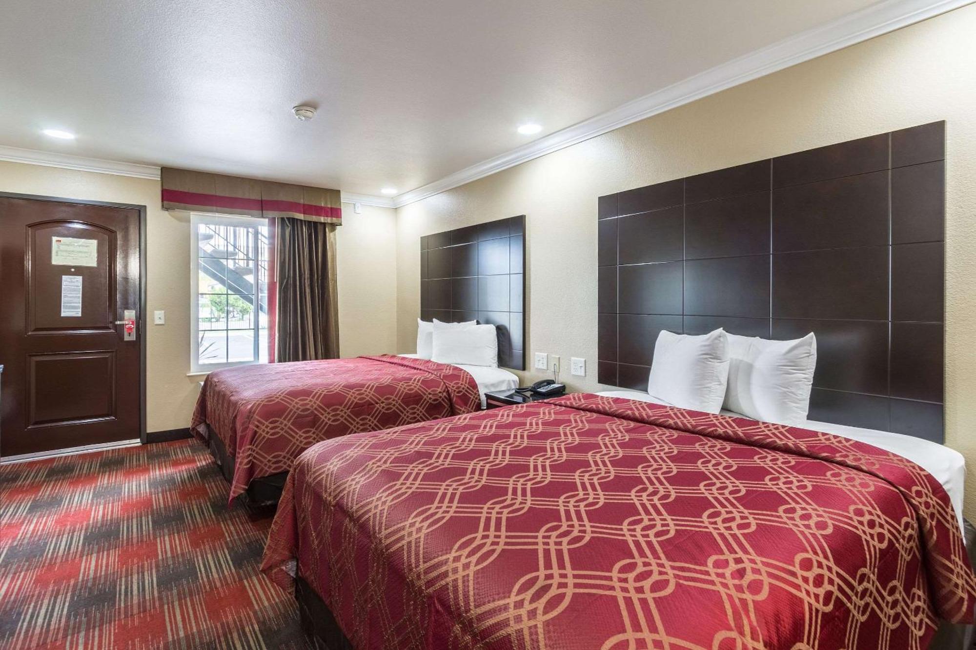 Queen Room with Two Queen Beds - Non-Smoking