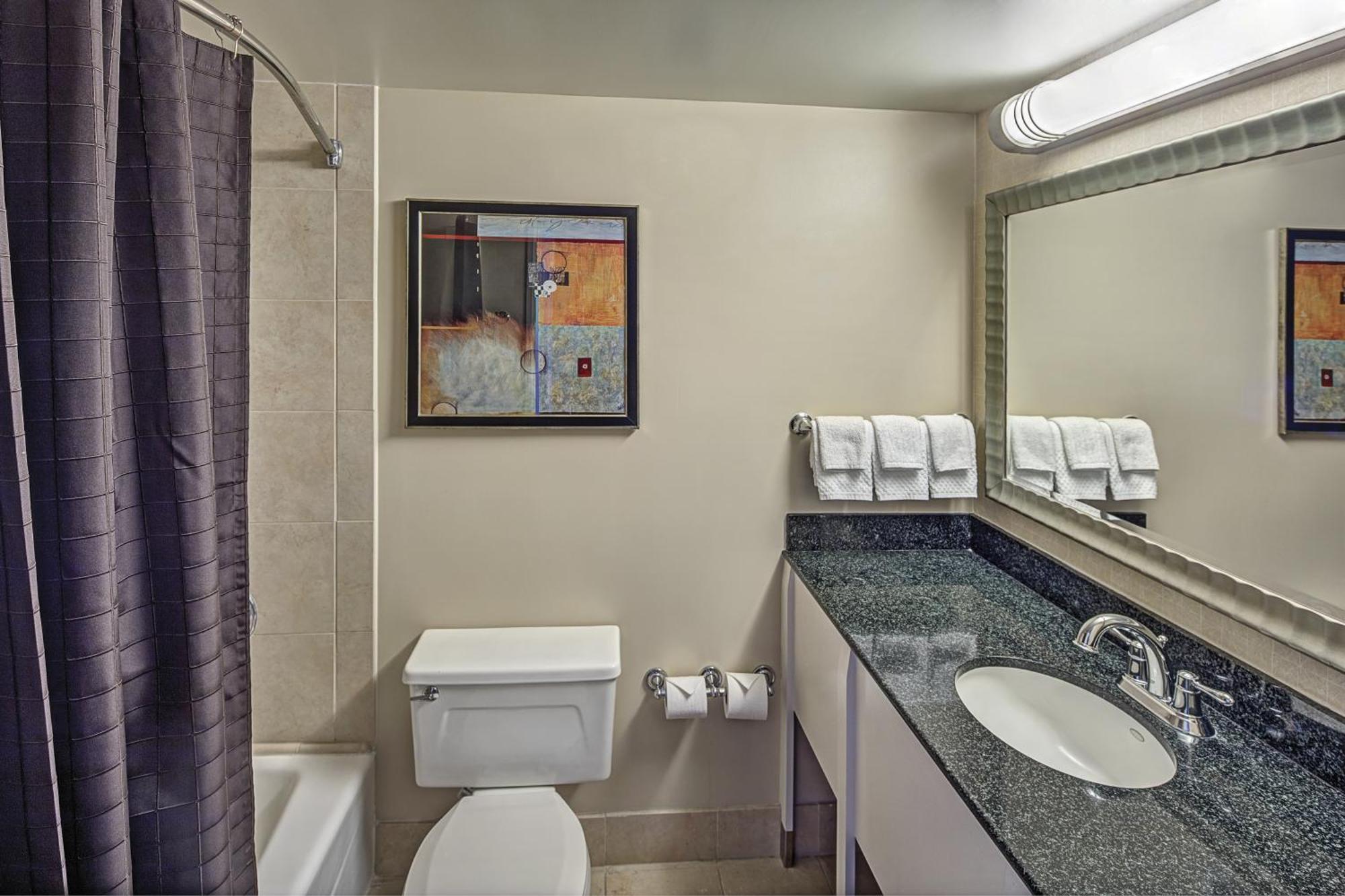 King Room with King Bed - Non-Smoking,1557441334:JPEG