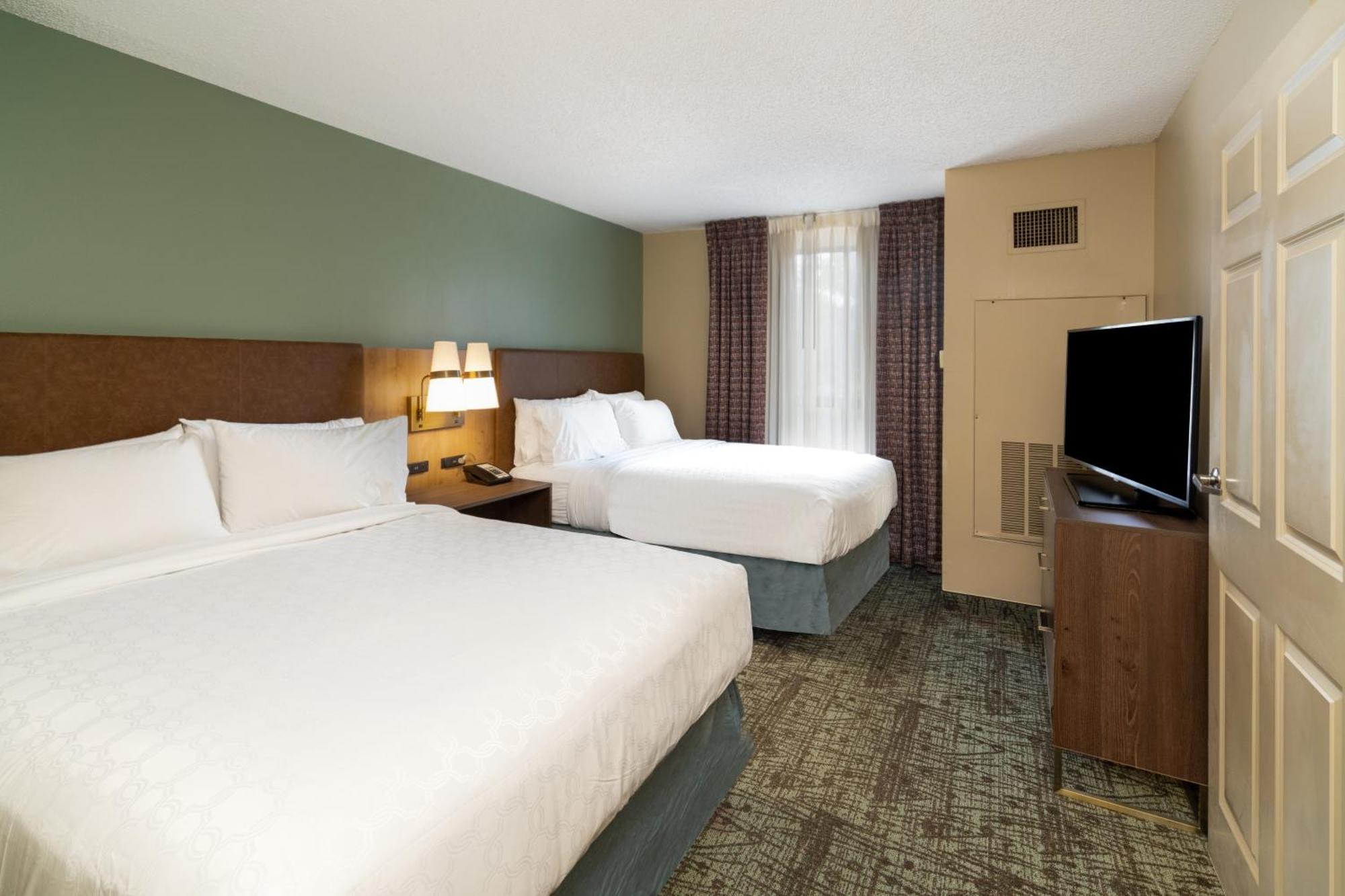 One-Bedroom Suite with Two Queen Beds,1275627022:JPEG