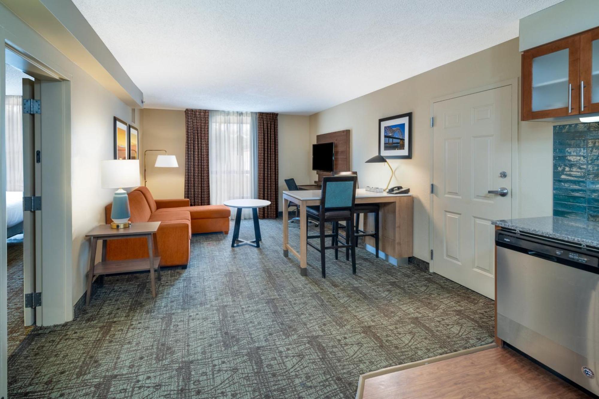 One-Bedroom King Suite,1275627274:JPEG