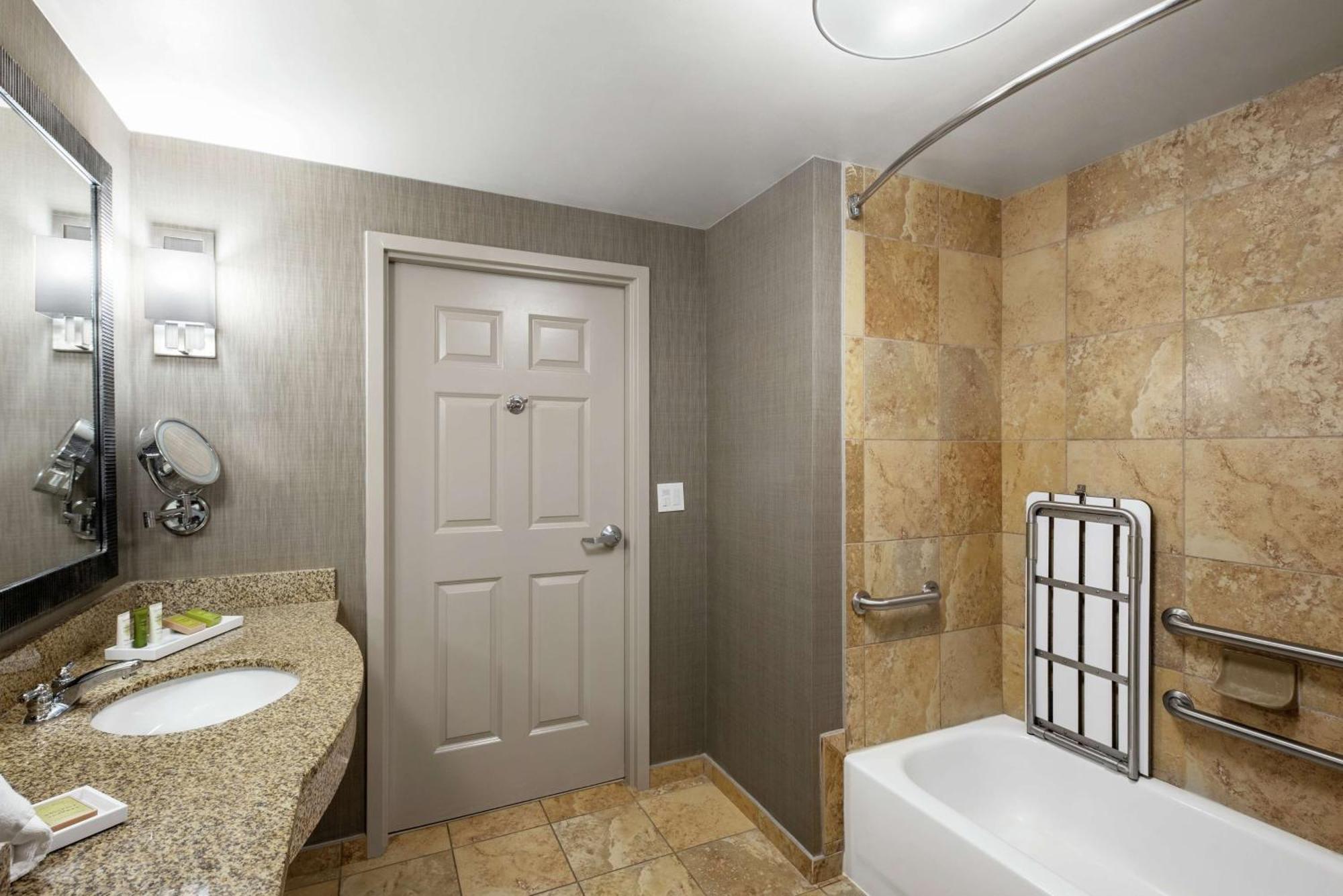 King Room with Tub - Mobility and Hearing Access