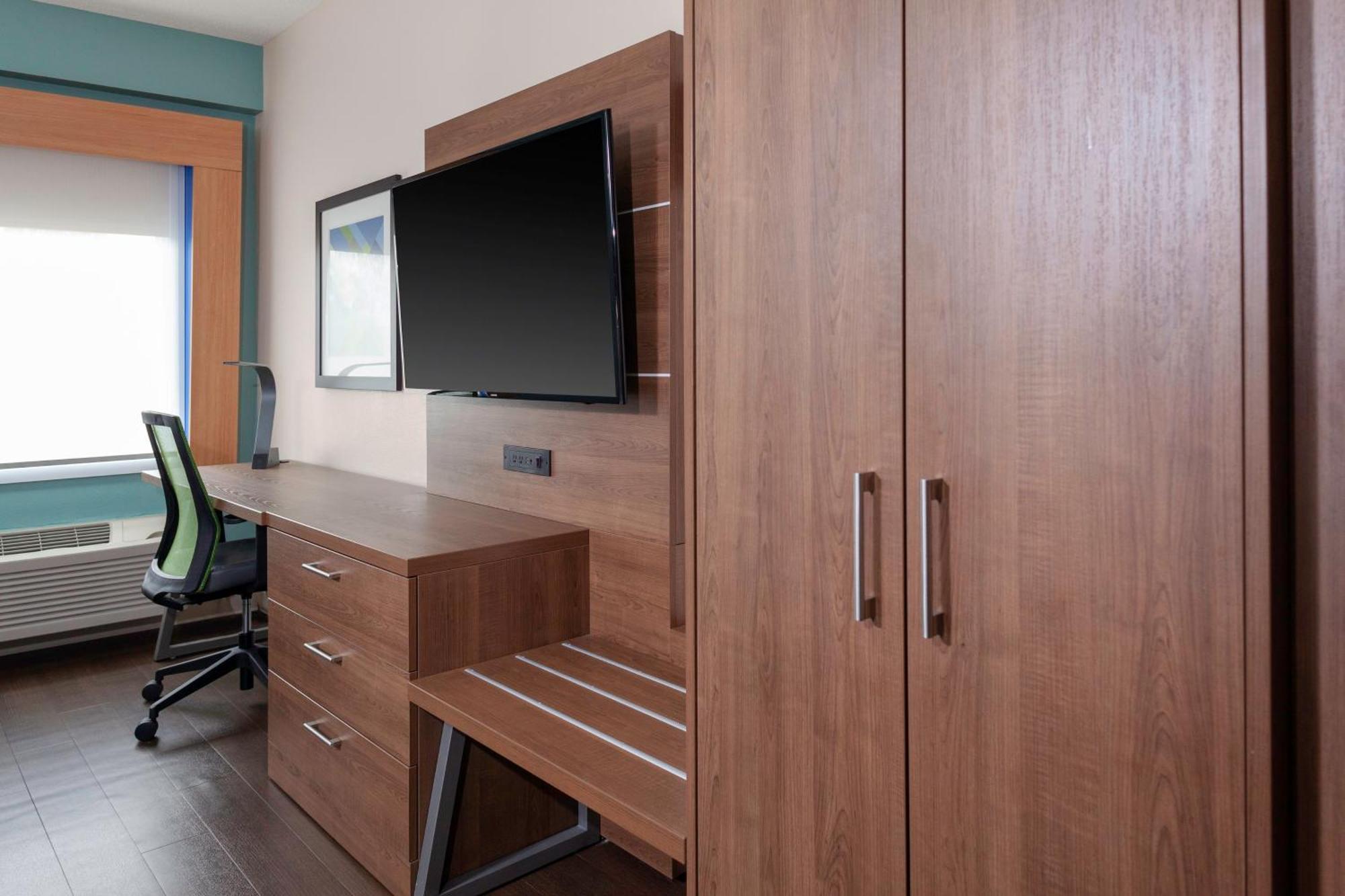 Standard King Room with Sofa Bed