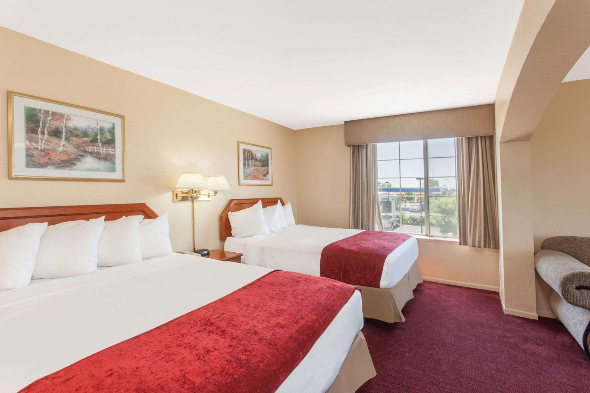 Queen Room with Two Queen Beds and Mobility/Hearing Access - Non-Smoking
