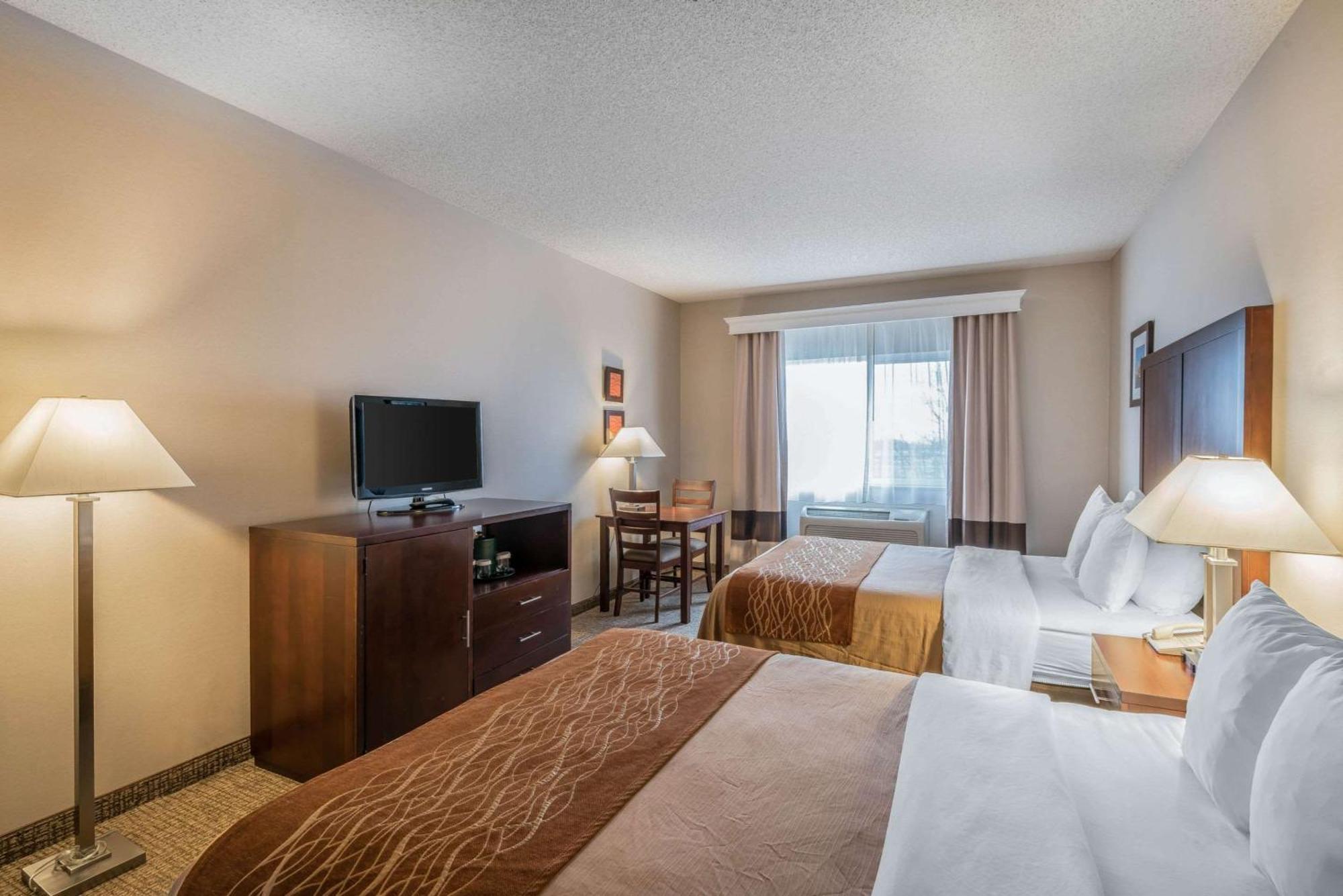 Queen Room with Two Queen Beds - Non-Smoking,1276080520:JPEG