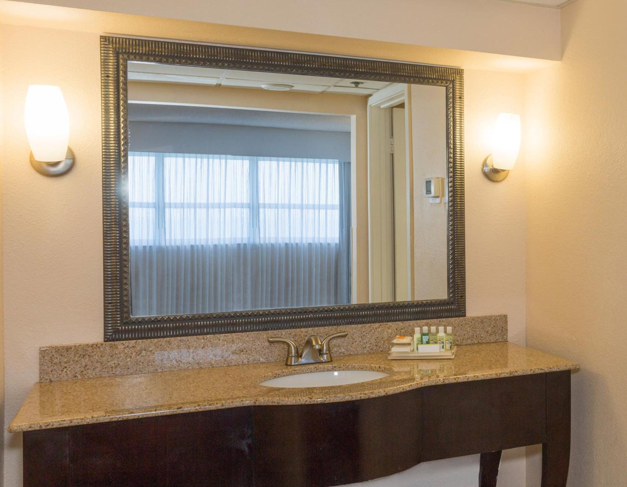 Double Room with Two Double Beds and Ocean View - Non-Smoking