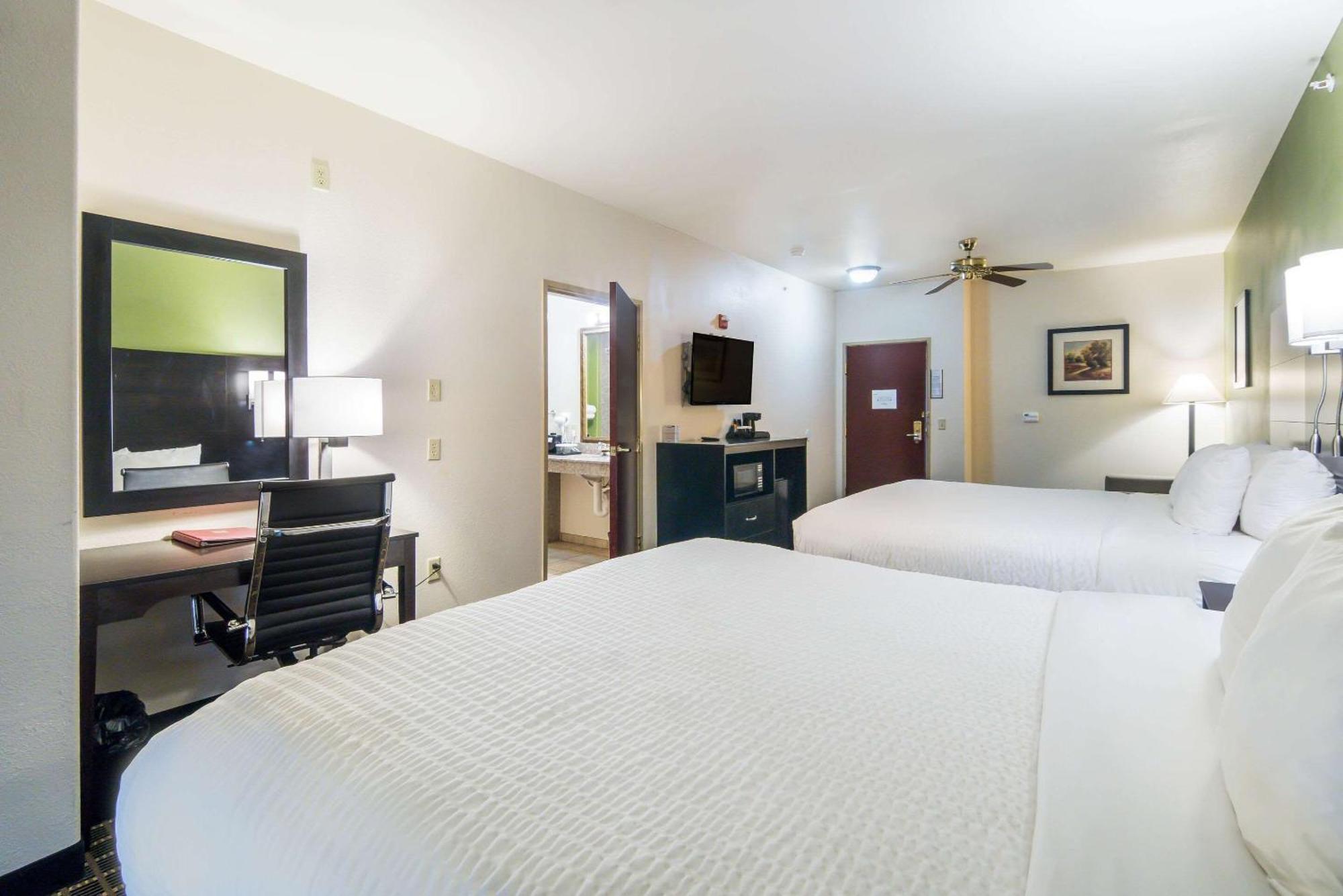 Suite with Two King Beds - Non-Smoking