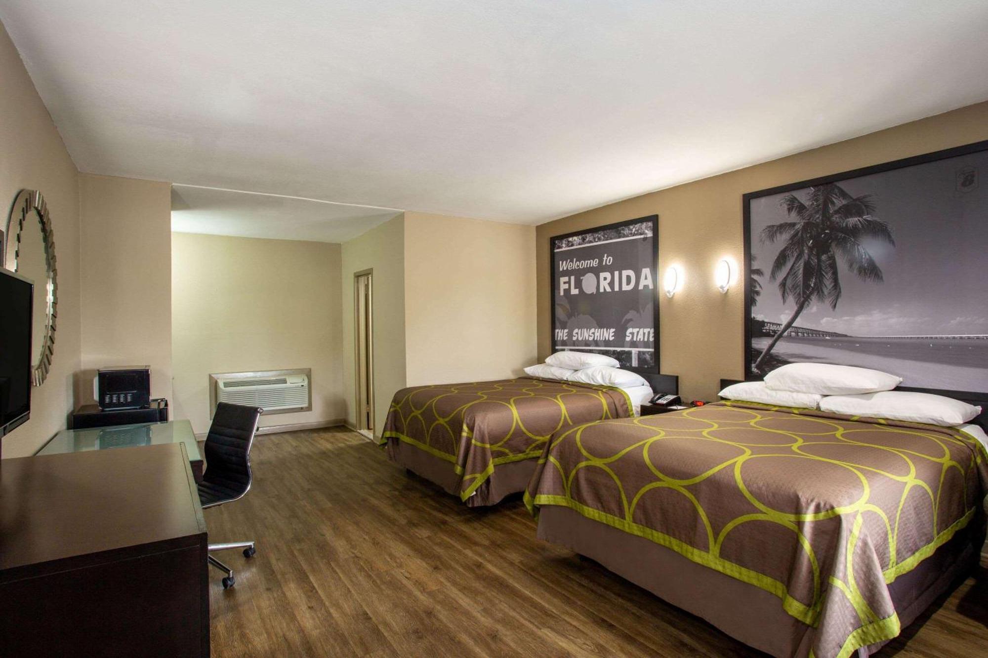 Queen Room with Two Queen Beds - Non-Smoking
