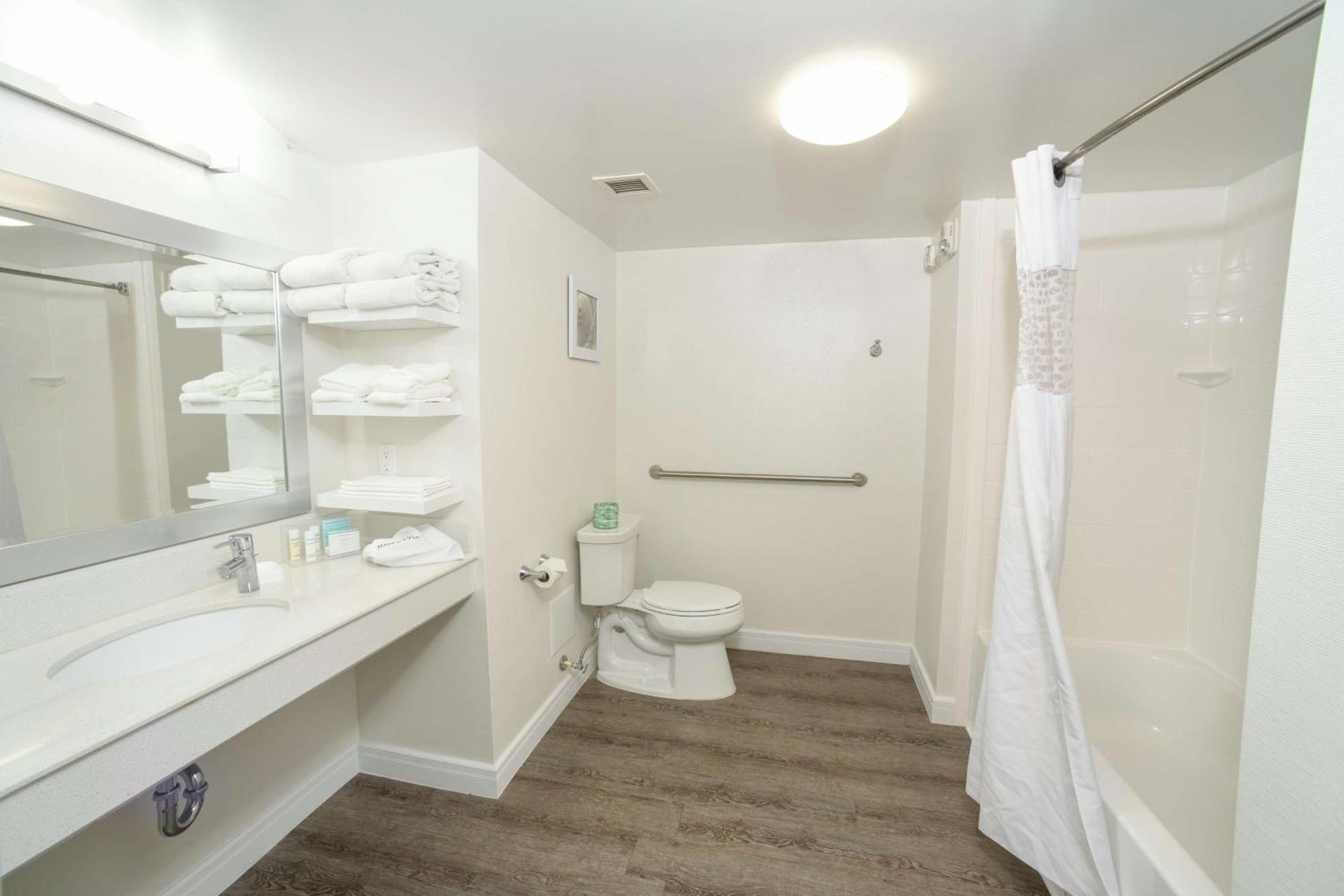 Queen Room with Two Queen Beds - Mobility and Hearing Access/Non-Smoking