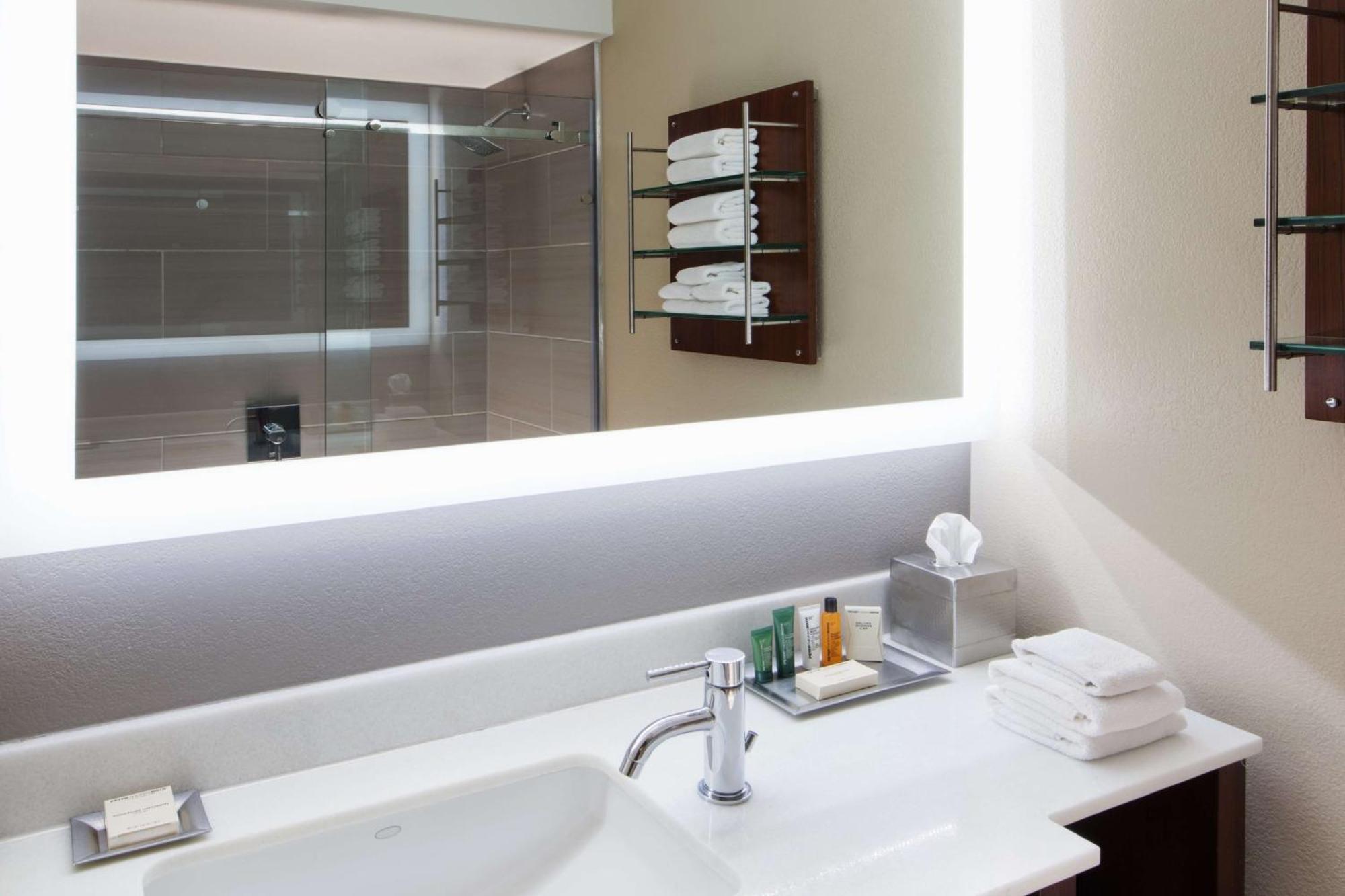 Double Room with Two Double Beds and Harbour View,1439250235:JPEG