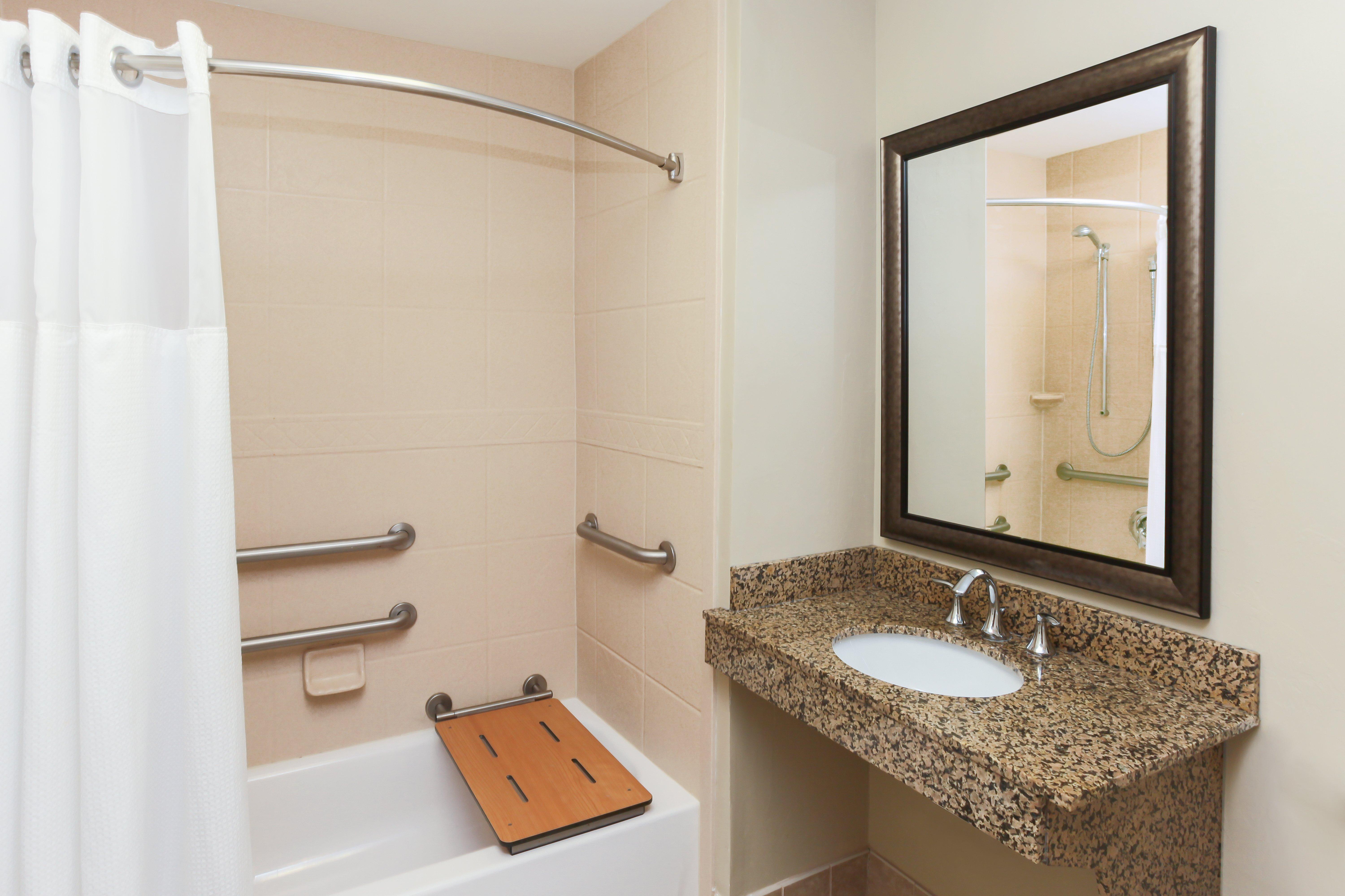 Queen Room - Mobility/Hearing Access - Non-Smoking